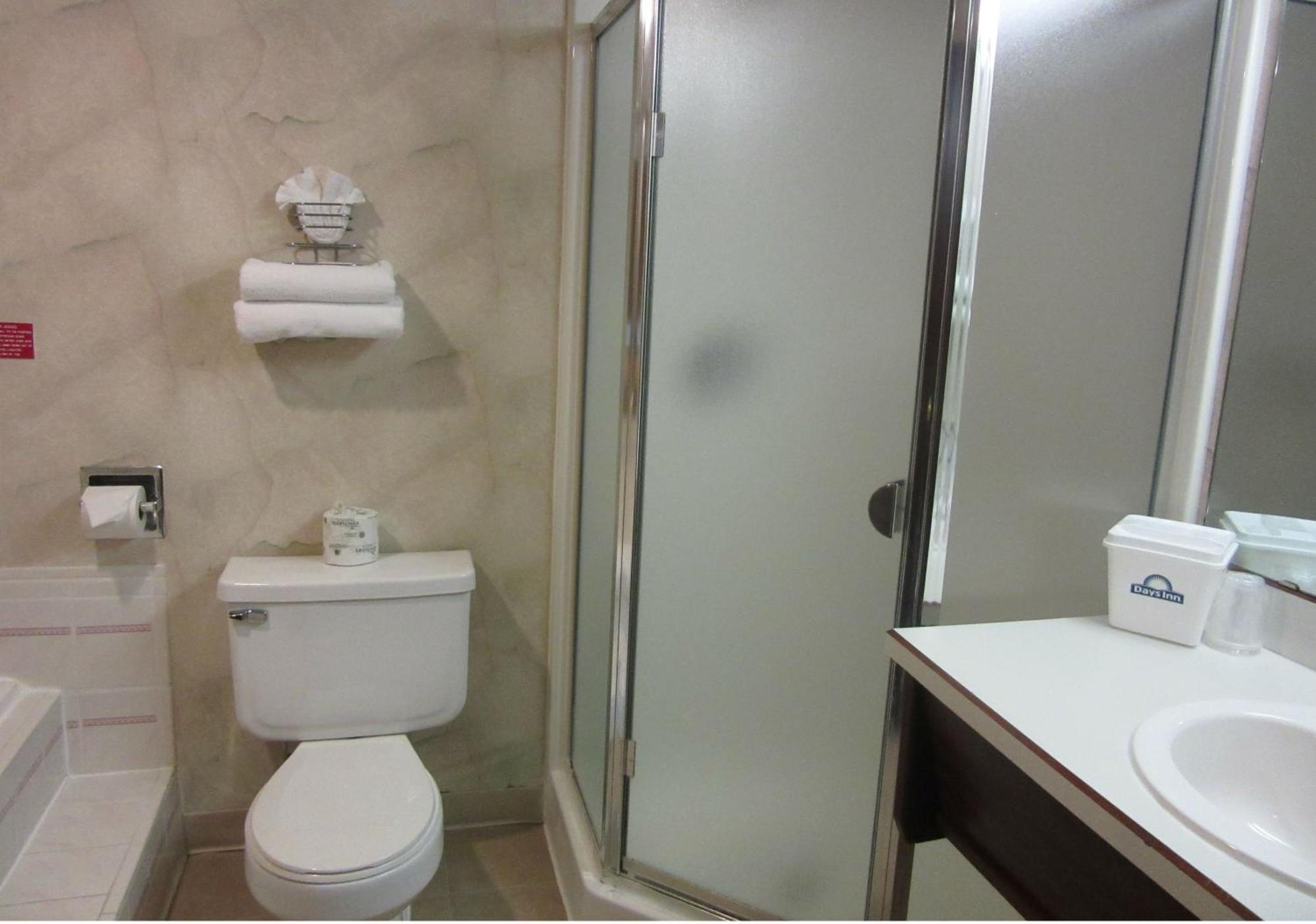 Days Inn By Wyndham Seatac Airport Bilik gambar